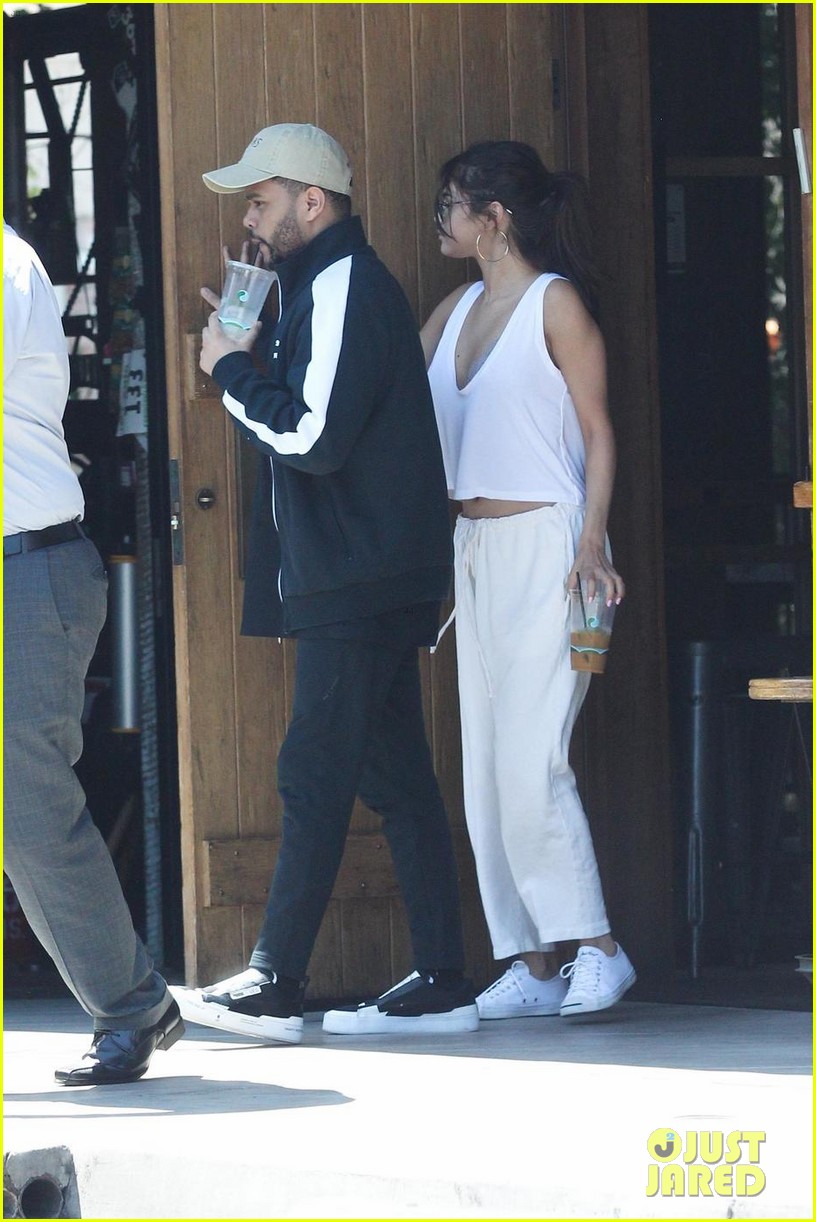selena gomez the weeknd couple up for post birthday lunch 07
