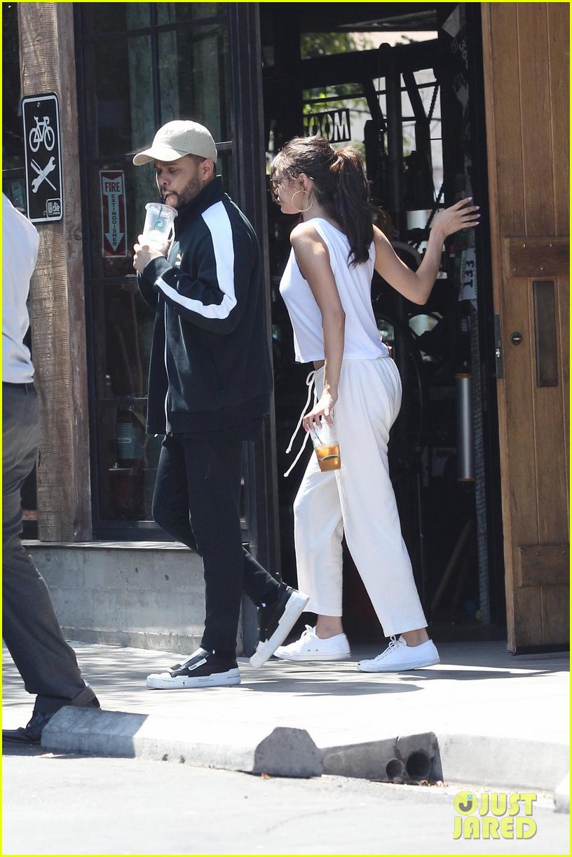 selena gomez the weeknd couple up for post birthday lunch 09