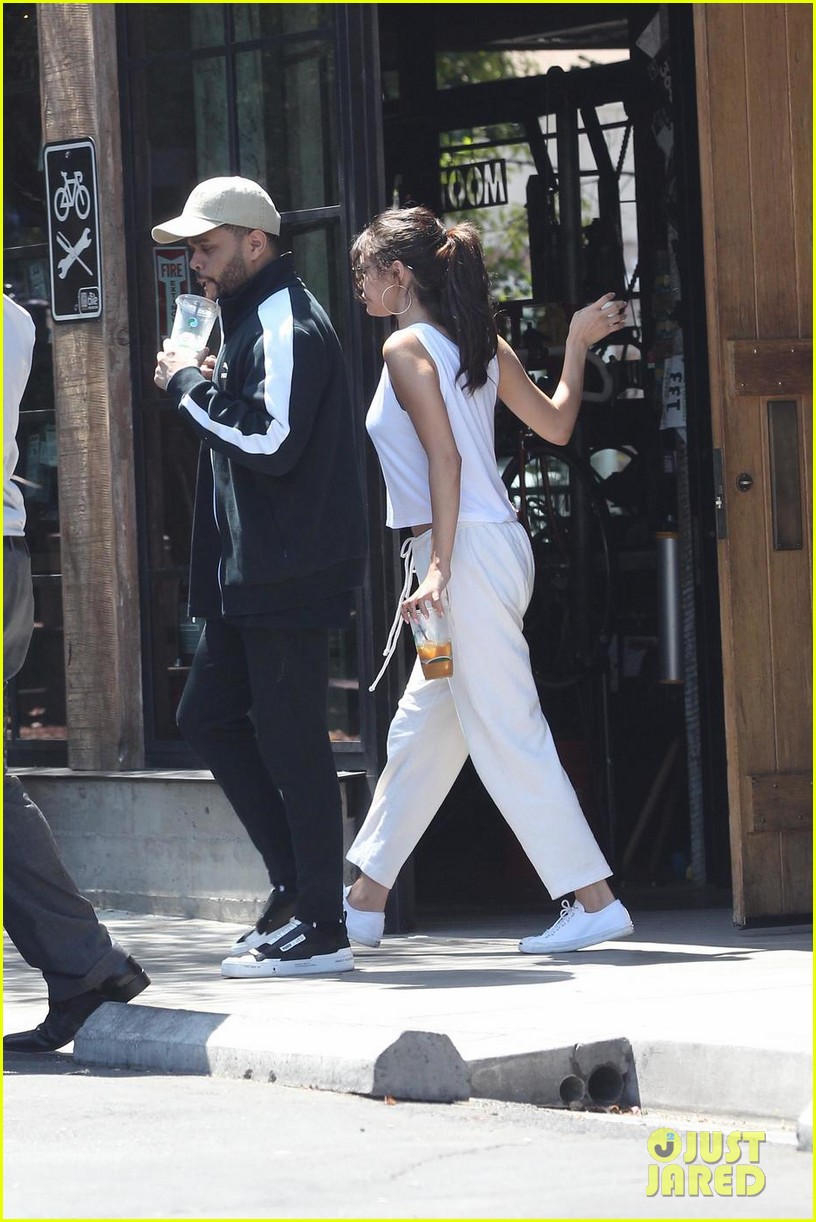 selena gomez the weeknd couple up for post birthday lunch 10