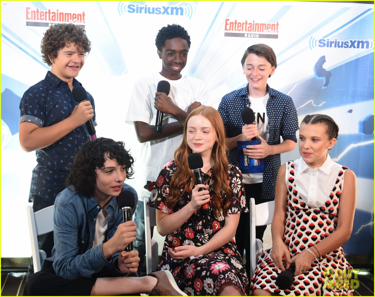 stranger things cast at comic con 2017 25