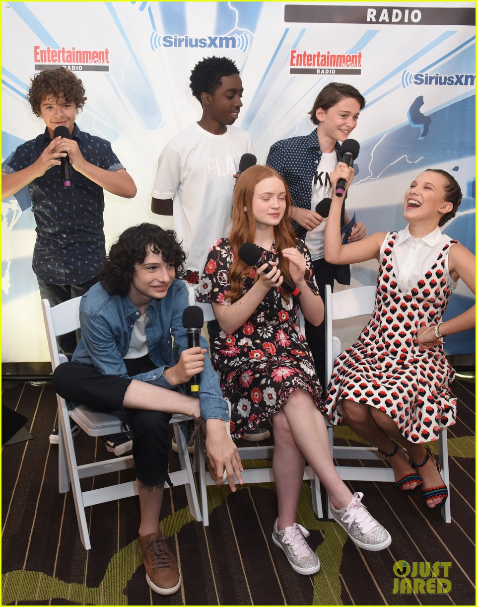 stranger things cast at comic con 2017 26