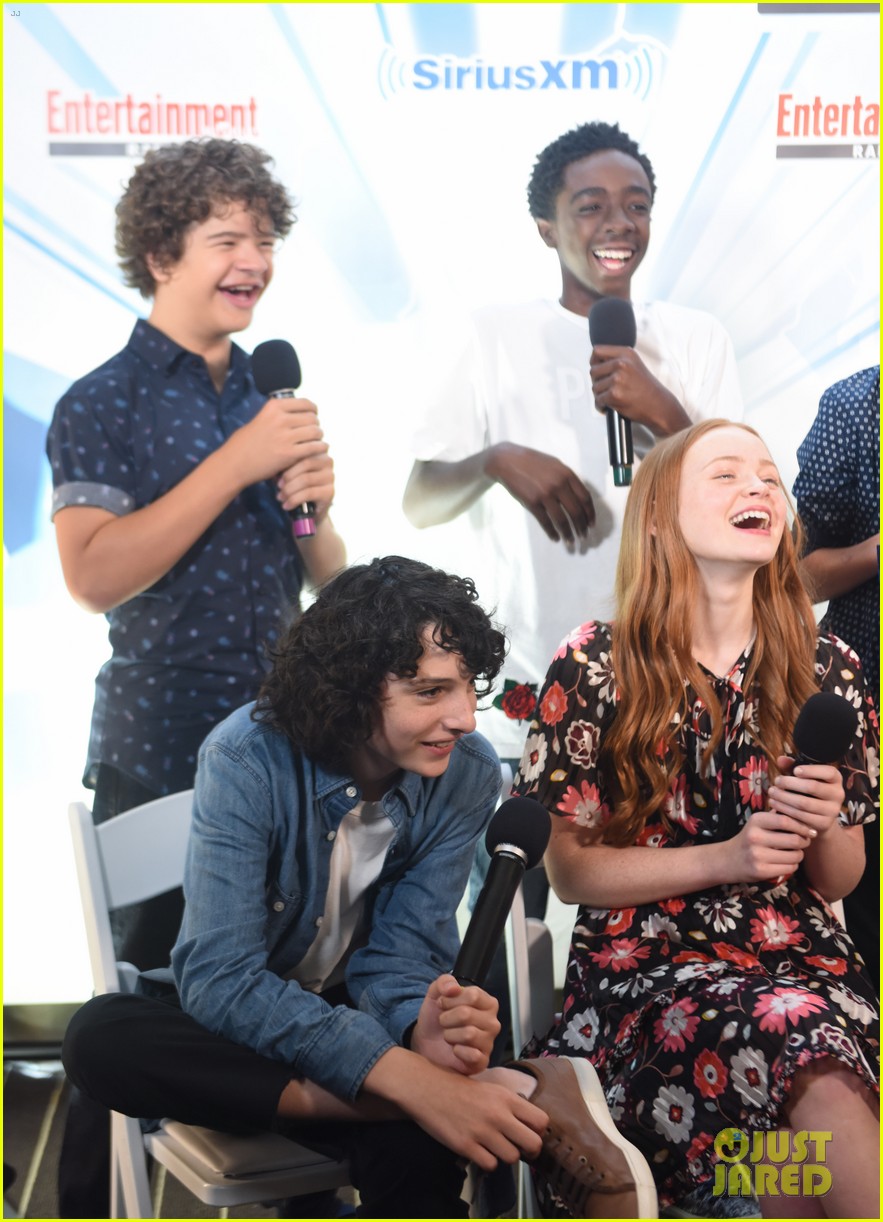 stranger things cast at comic con 2017 28