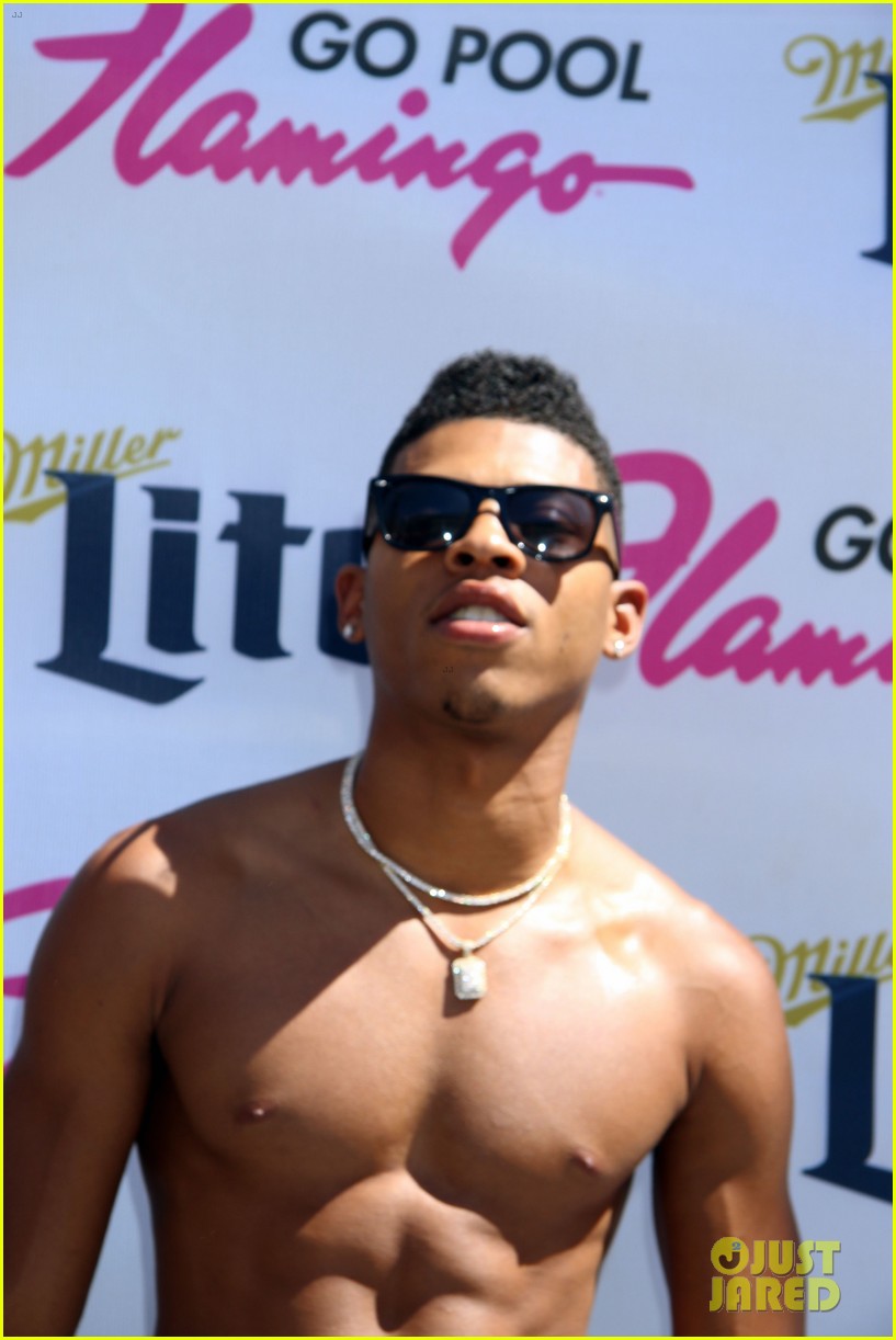 bryshere gray shows off ripped body at flamingo pool party 06