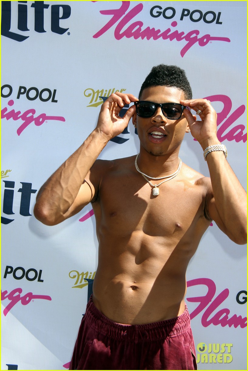 bryshere gray shows off ripped body at flamingo pool party 14