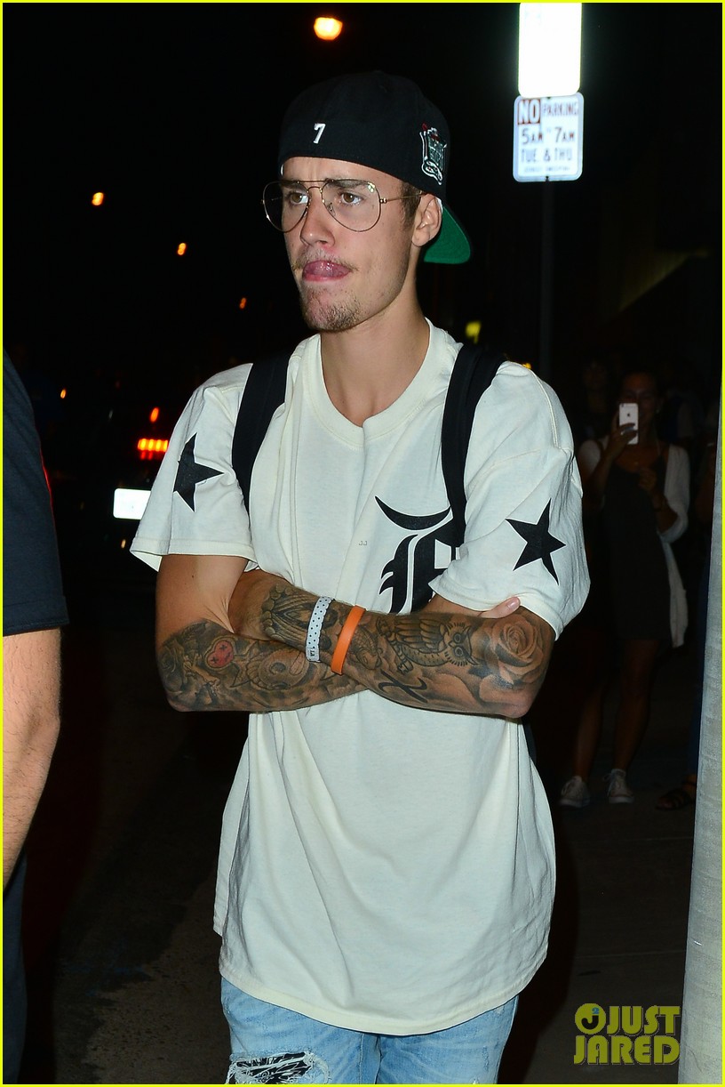 justin bieber attends the launch event for his new t shirt collection 04