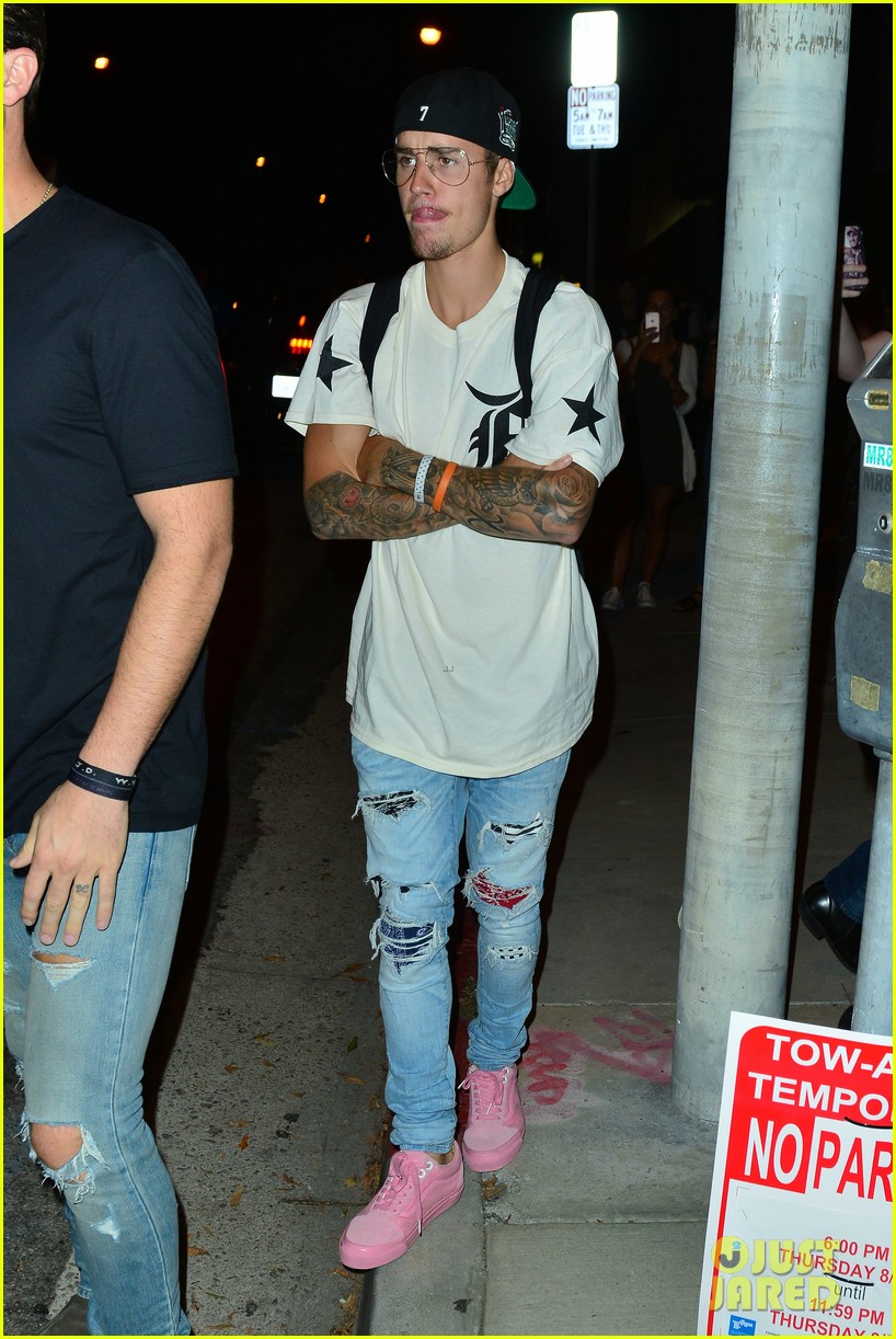justin bieber attends the launch event for his new t shirt collection 06