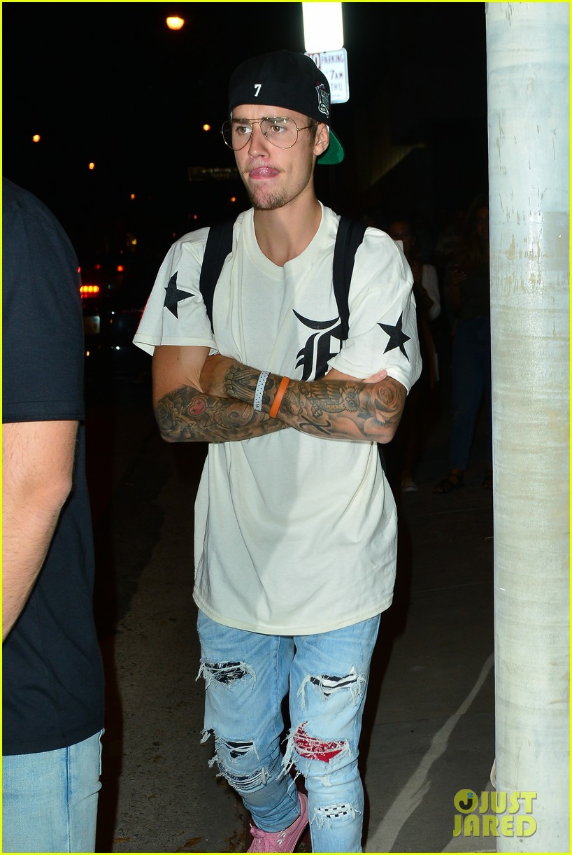 justin bieber attends the launch event for his new t shirt collection 09
