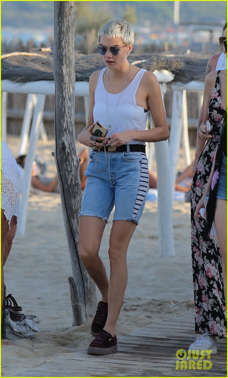 cara delevingne enjoys st tropez vacation with family friends 04