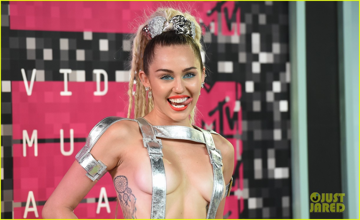 miley cyrus promises to be good at vmas 2017 05