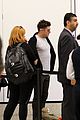 zac efron catches a flight out of los angeles 03
