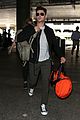 zac efron catches a flight out of los angeles 05