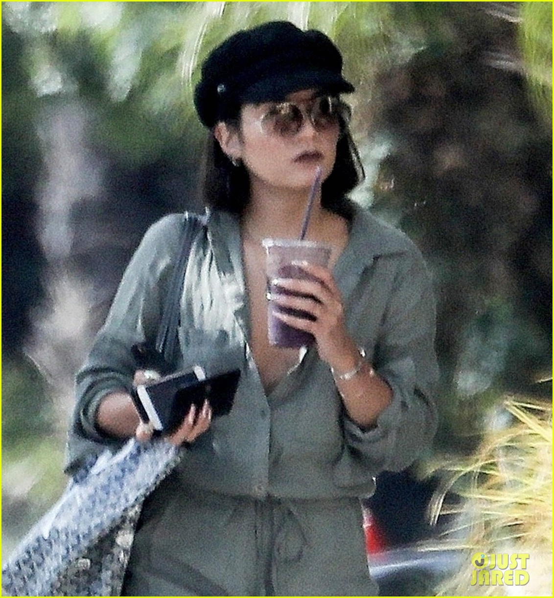 vanessa hudgens austin butler step out for solo coffee runs 04
