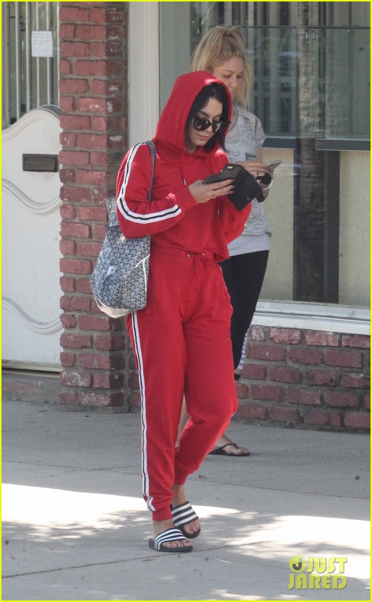 vanessa hugens hits the gym in track suit 06