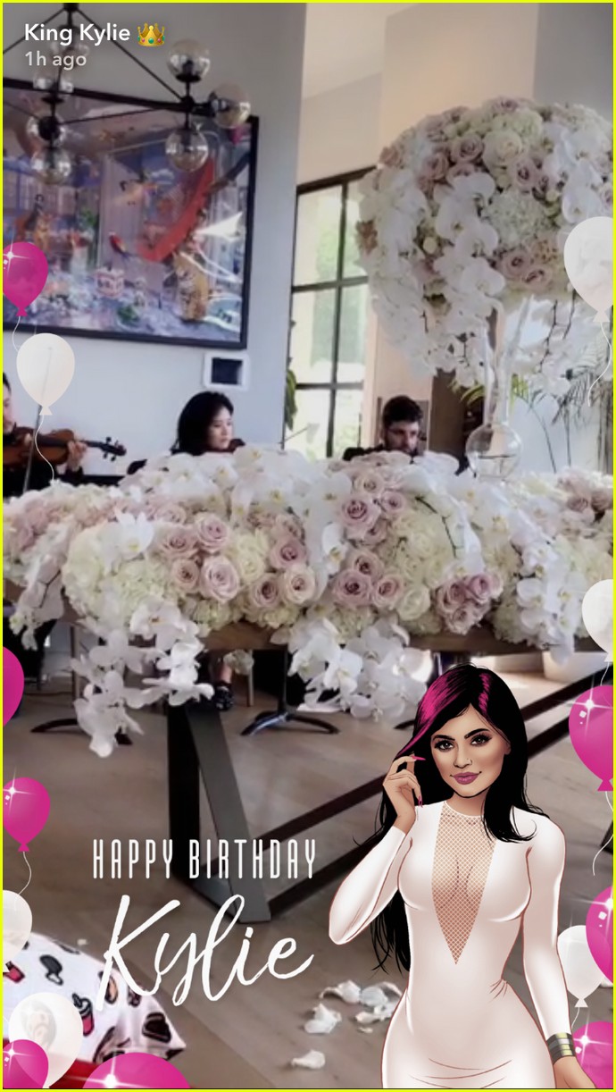 kylie jenners family throws her a surprise 20th birthday party 15