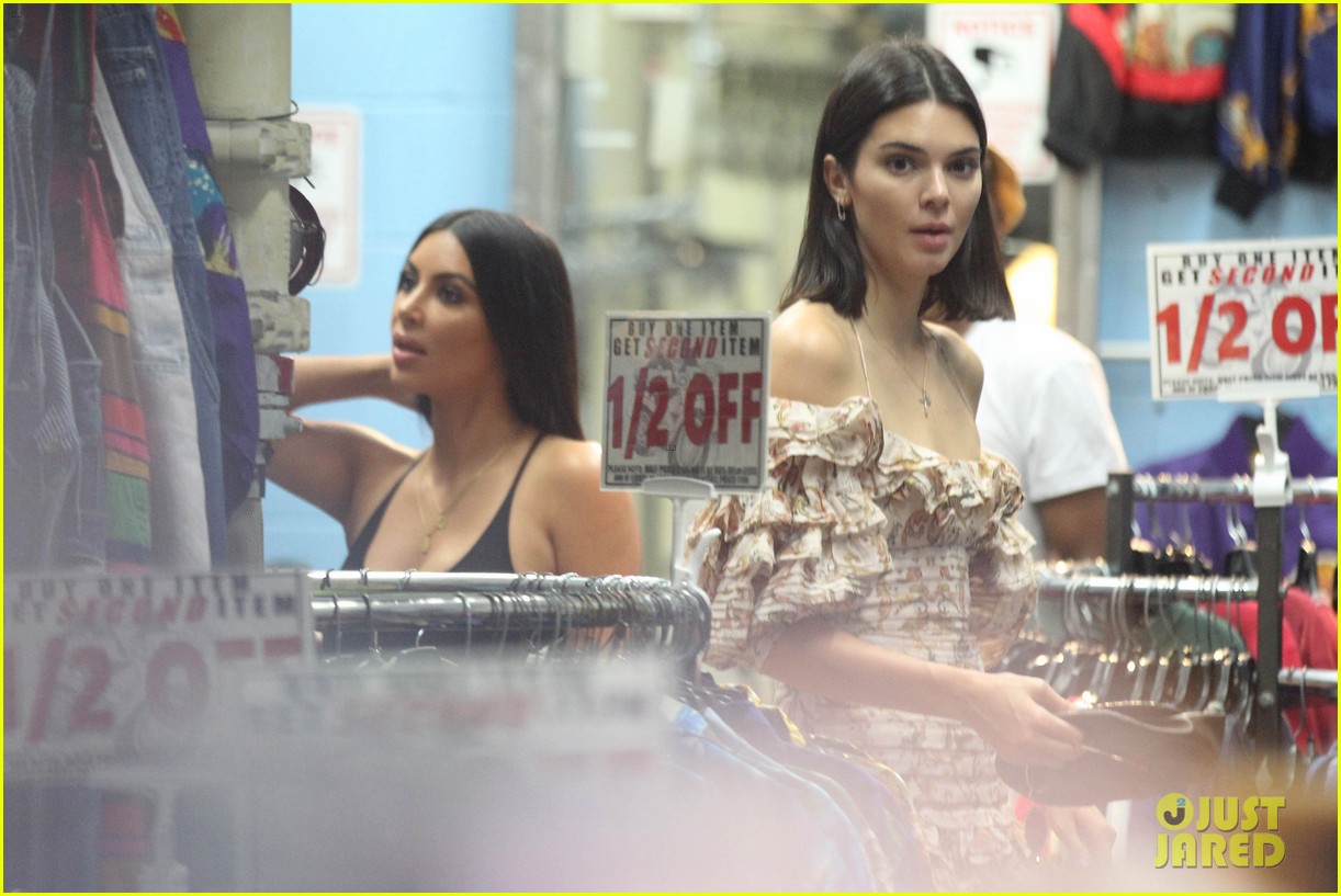 kim kardashian kendall jenner go shopping at nyc thrift store 03