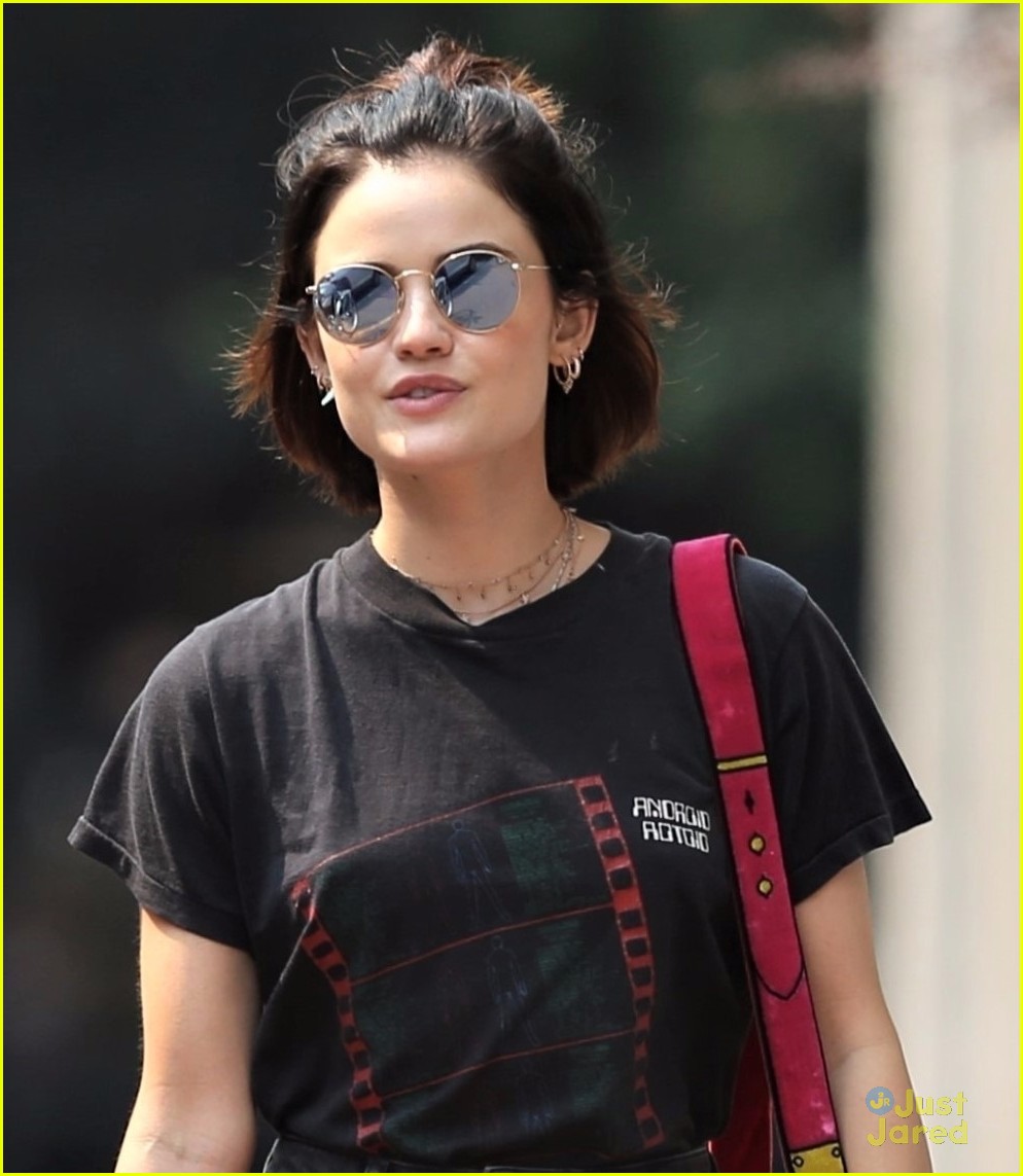 lucy hale shopping around vancouver 01