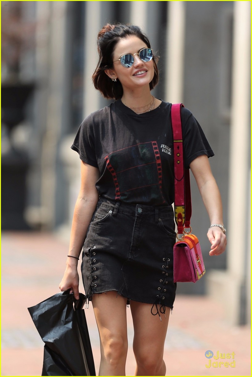 lucy hale shopping around vancouver 03