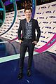 shawn mendes suits up for the 2017 mtv vmas 02