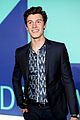 shawn mendes suits up for the 2017 mtv vmas 03