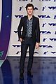 shawn mendes suits up for the 2017 mtv vmas 06