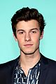 shawn mendes suits up for the 2017 mtv vmas 09