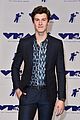 shawn mendes suits up for the 2017 mtv vmas 10
