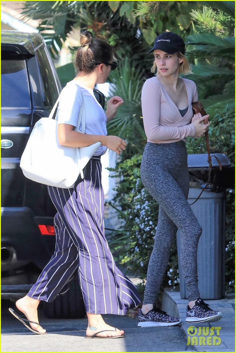 lea michele emma roberts still hang out together 03