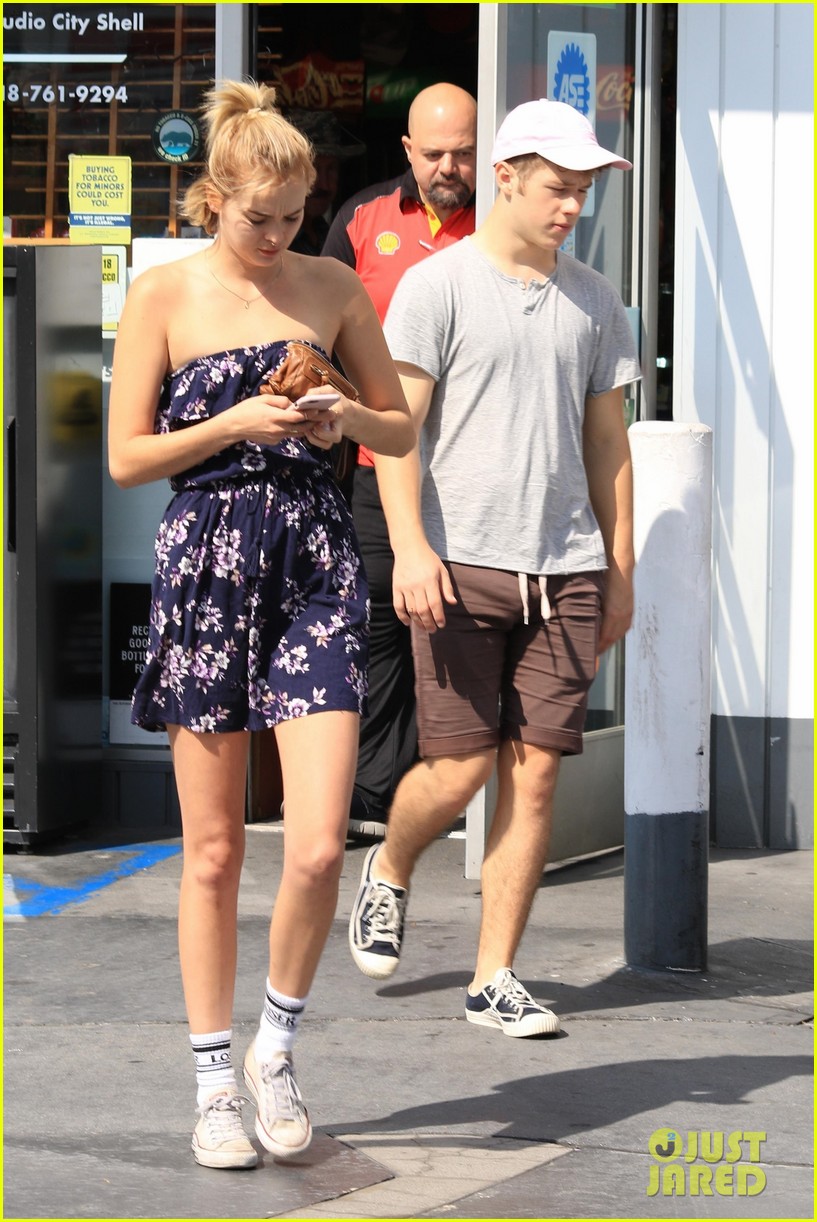 nolan gould spends sunday with girlfriend hannah glasby 03