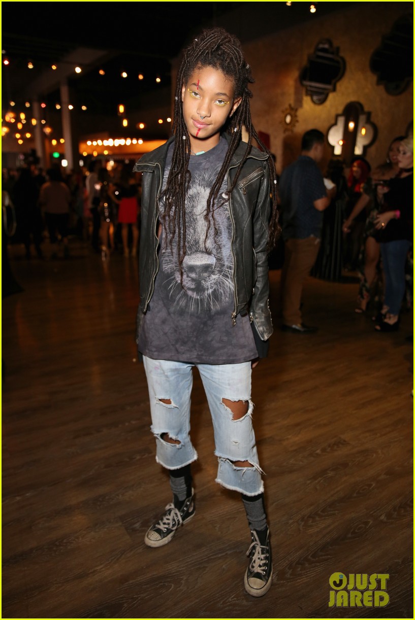 willow smith performs at nyx professional makeup face awards 2017 06