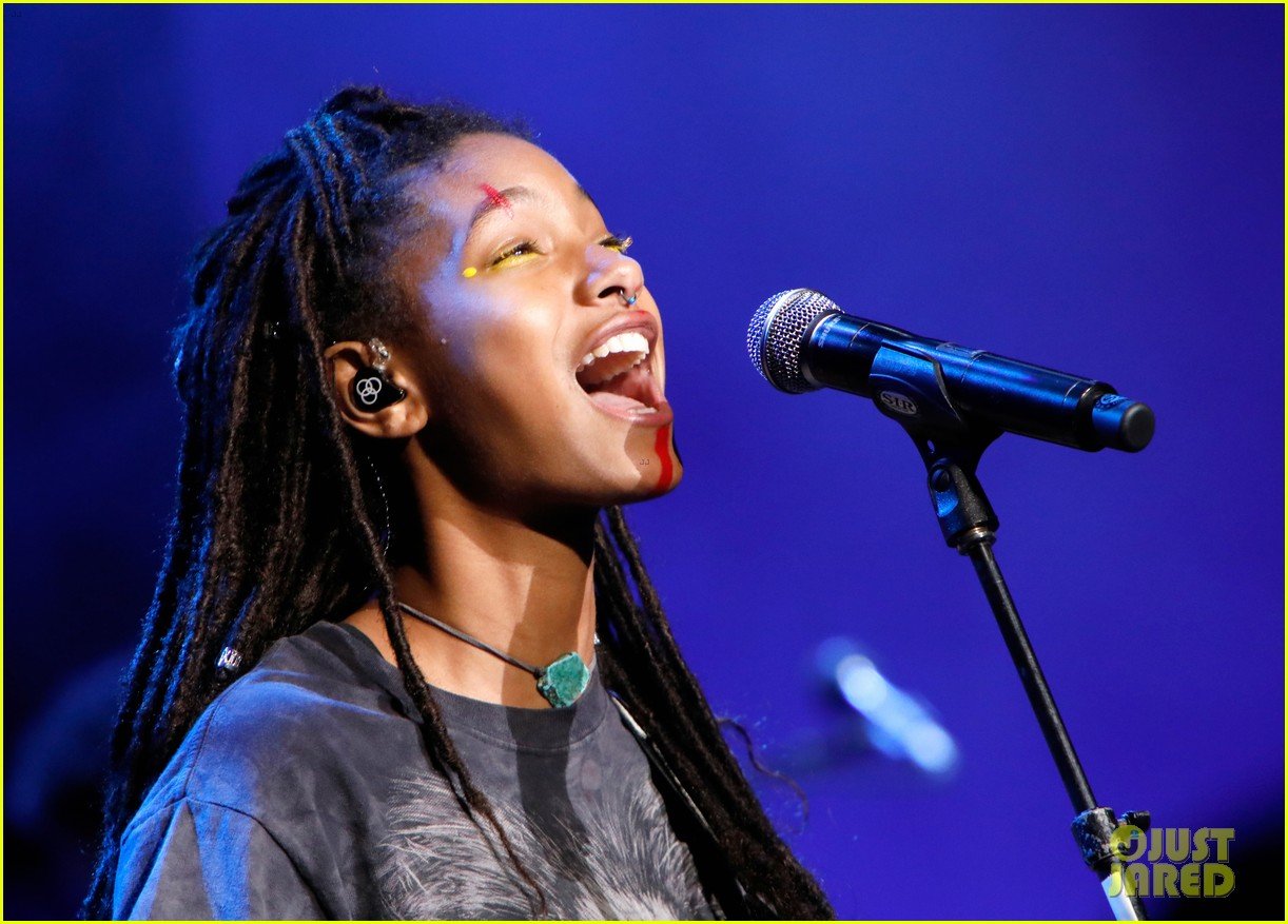 willow smith performs at nyx professional makeup face awards 2017 16