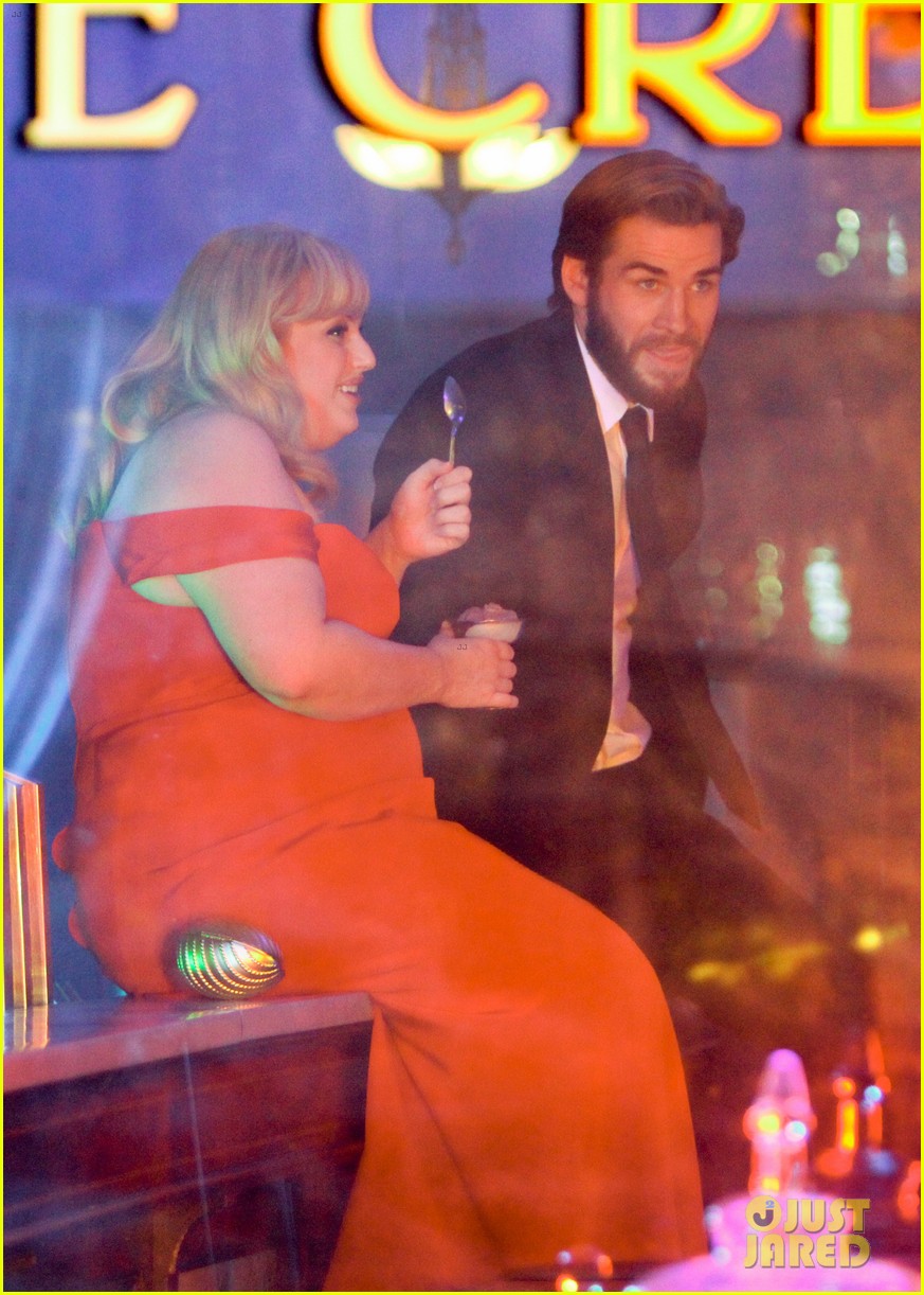 rebel wilson and liam hemsworth get glam for last night of isnt it romantic filming 04