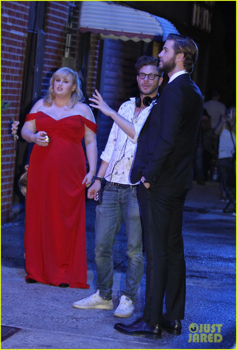 rebel wilson and liam hemsworth get glam for last night of isnt it romantic filming 08