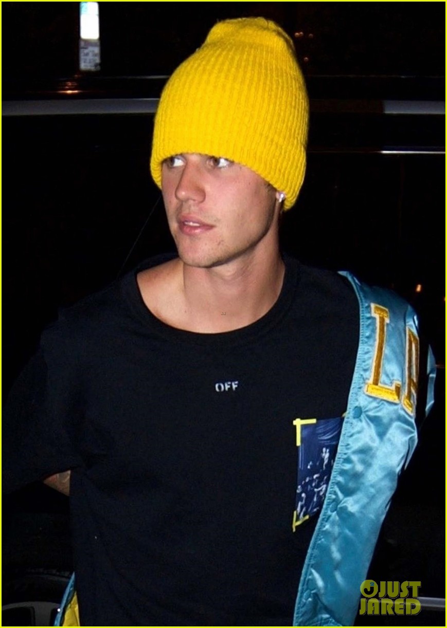 justin bieber reps his blue and gold ucla pride at dinner 07
