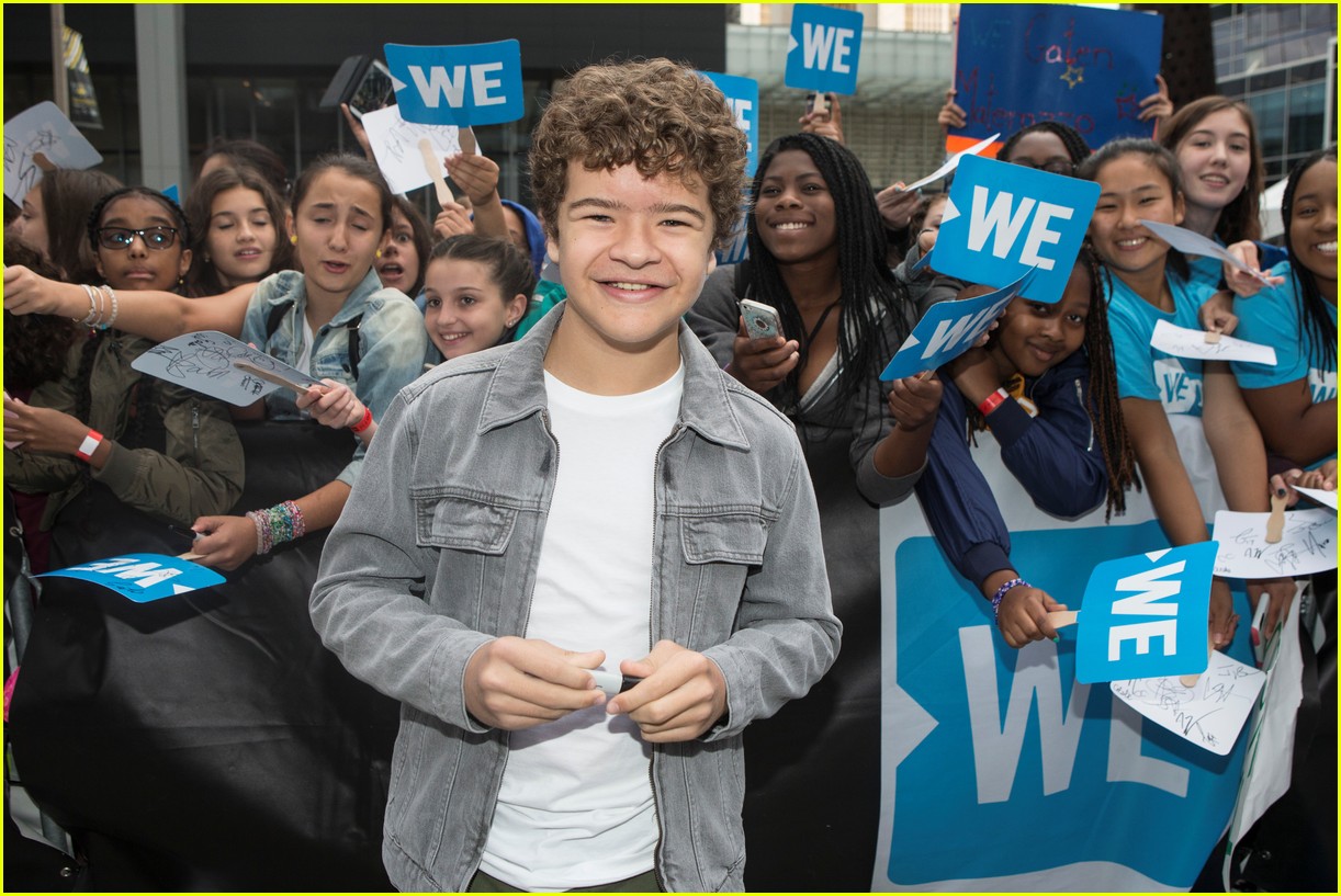 kelly clarkson and vanessa hudgens inspire youth at we day 05