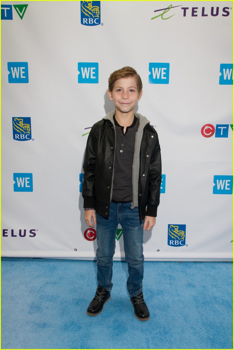 kelly clarkson and vanessa hudgens inspire youth at we day 07