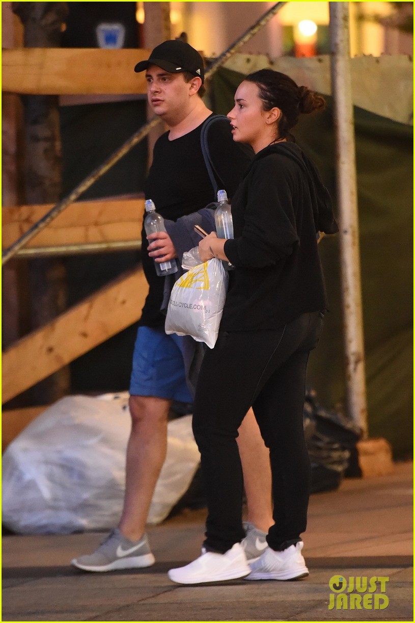 demi lovato sweats it out at soulcycle 03
