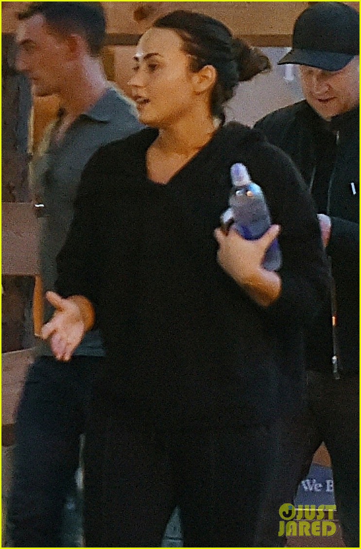 demi lovato sweats it out at soulcycle 04