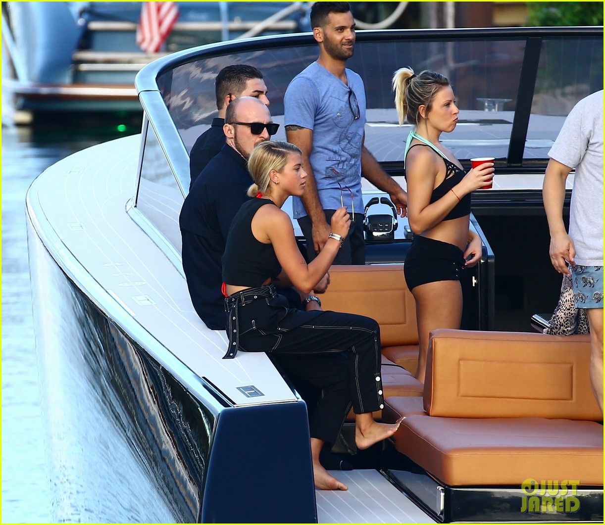 scott disick and sofia richie flaunt pda on a boat with friends2 13