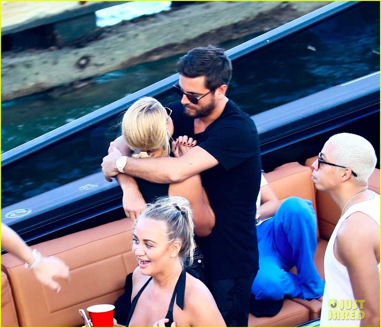 scott disick and sofia richie flaunt pda on a boat with friends2 14