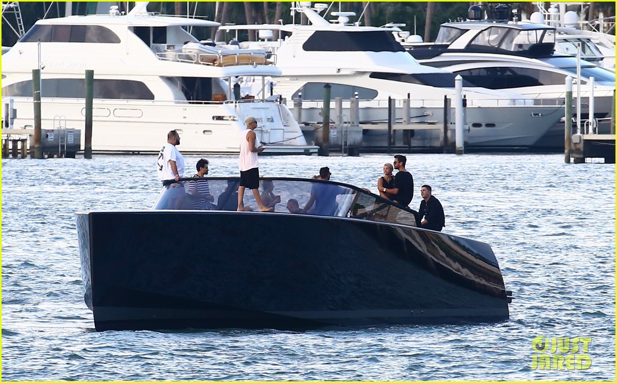 scott disick and sofia richie flaunt pda on a boat with friends2 26