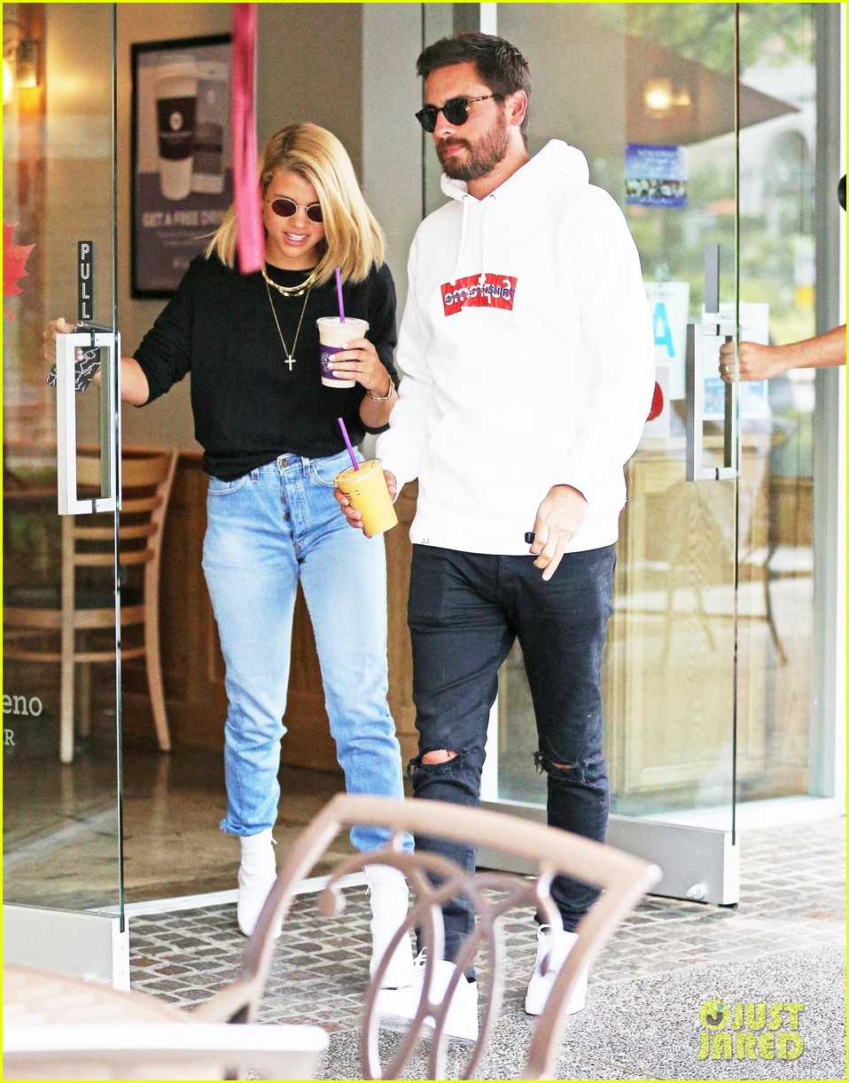 scott disick and sofia richie step out for lunch in calabasas 10