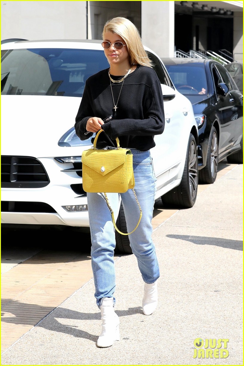 scott disick and sofia richie step out for lunch in calabasas 11
