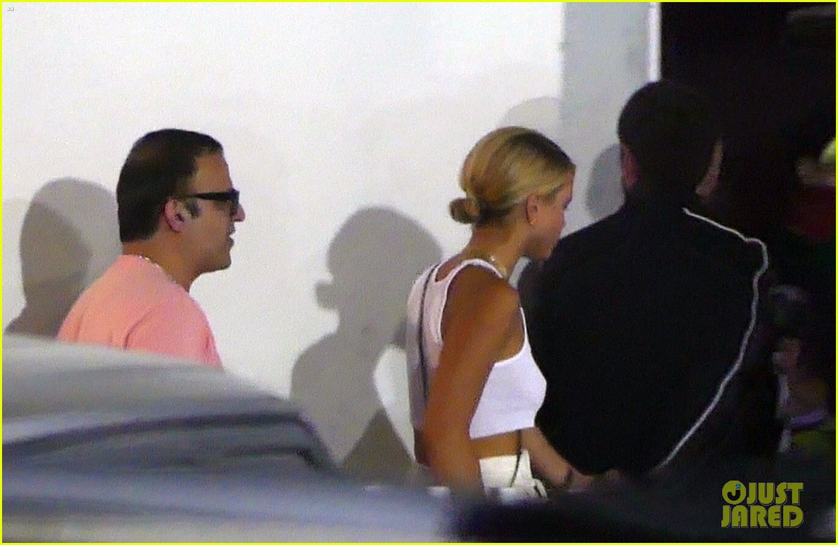 scott disick and sofia richie couple up for miami beach date night 06