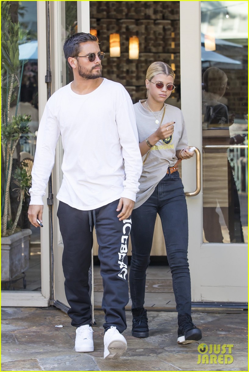 scott disick sofia richie step out for lunch date 08