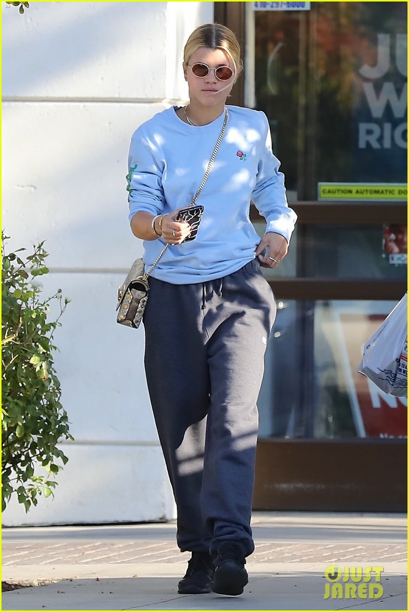 scott disick sofia richie step out for lunch date 10