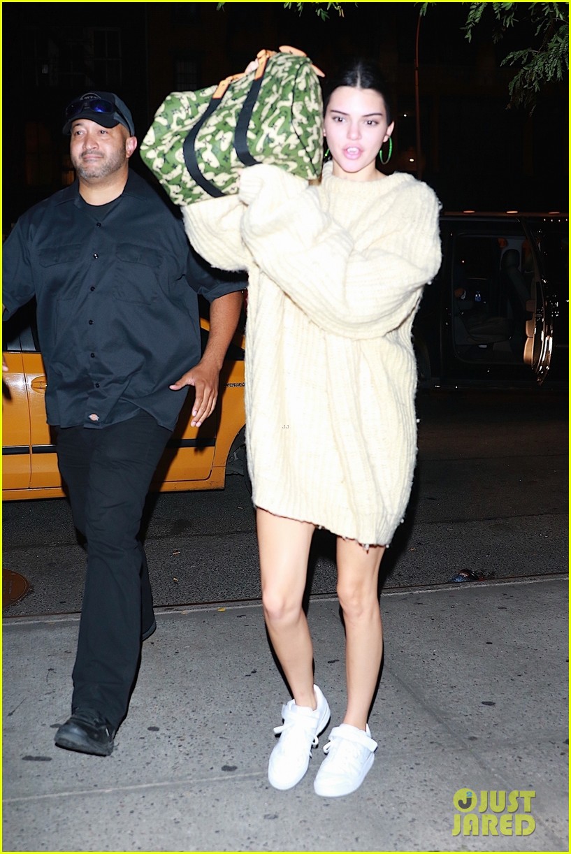 kendall jenner joins blake griffin for night out in nyc 03