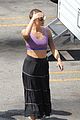 kate hudson puts her toned abs and shaved head on display while filming sister 12