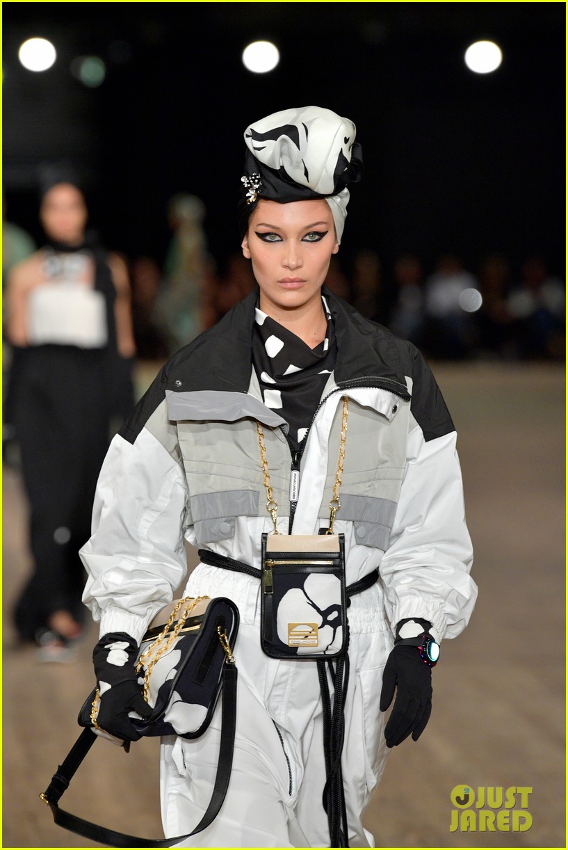 kendall jenner gigi and bella hadid go high fashion for marc jacobs2 13