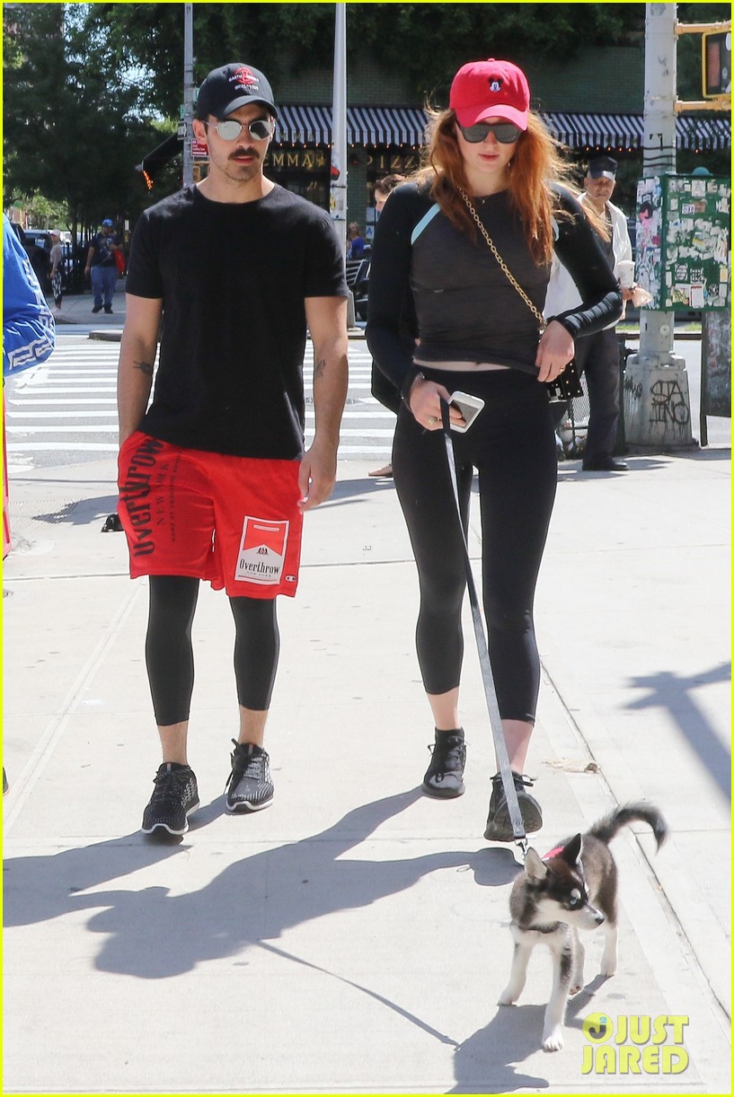 joe jonas sophie turner and their dog step out in coordinating outfits 07