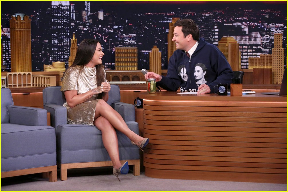 demi lovato and jimmy fallon hilariously play the best friends challenge 01